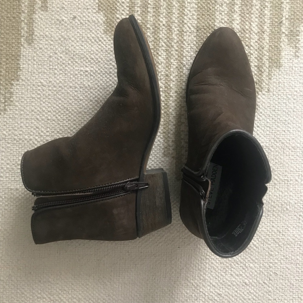 Steve Madden brown suede booties